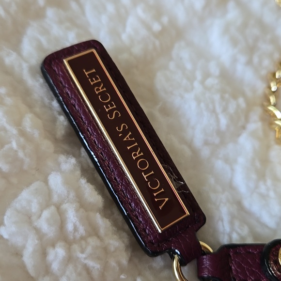 Victoria's Secret Elegant Burgundy Chain Shoulder Bag - Picture 3 of 7
